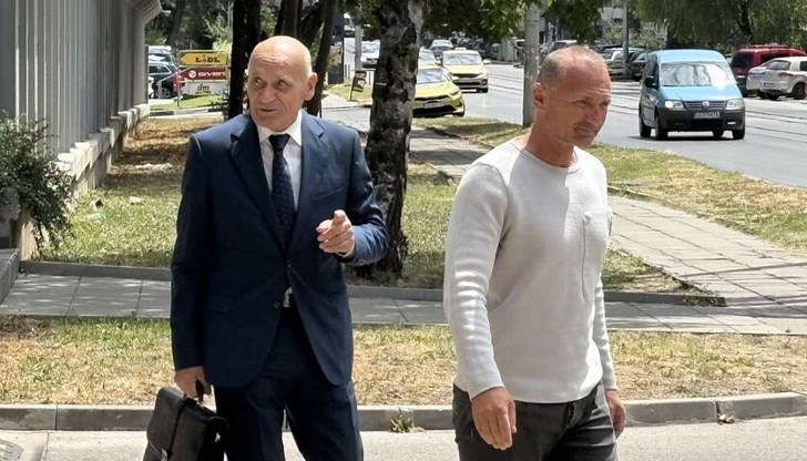 Бившият служебен министър отказа да коментира намерените 80 000 евро в дома му Бившият служебен министър отказа да коментира намерените 80 000 евро в дома му