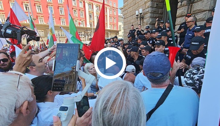 Един човек е задържан, униформеният е транспортиран в болница с високо кръвно