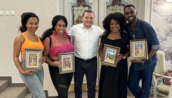 Музикална вечер под звездите с Boney M Experience и Трамвай № 5 очаква Русе тази вечер