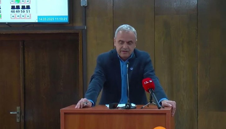 Общинският съветник постави въпроса на сесията и определи състоянието на кръстовището в Индустриалния парк като "много грозно и опасно"