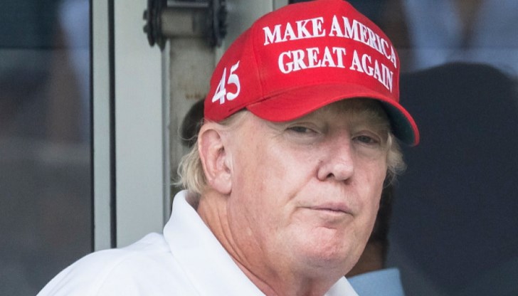 Американският президент прегледан заради подуване в краката и синини по ръцете