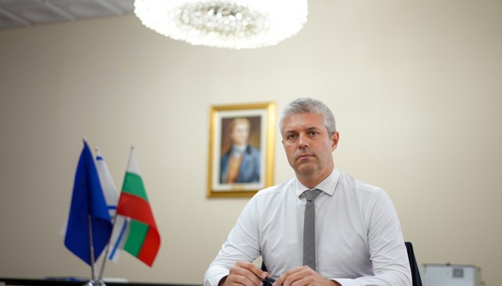 Антикорупционната комисия претърсва и дома на градоначалника от "Продължаваме промяната"