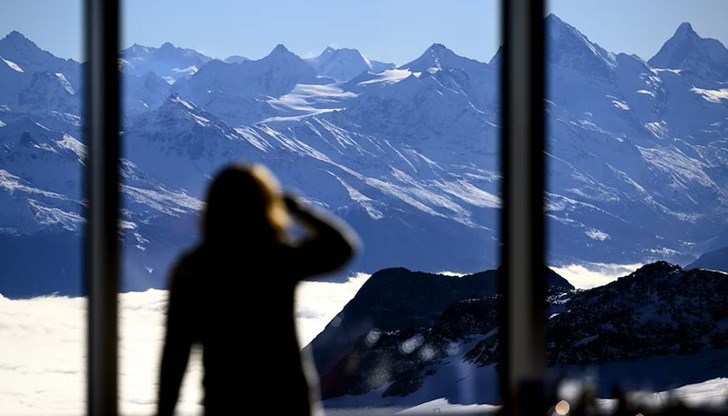 Снегът и ледът се стопиха още в началото на юли, отбелязвайки рекордно ранното настъпване на "Деня на загубата на ледници"