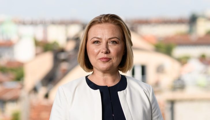 Депутатът от ДБ предложи SMS контрол за манипулации и хоспитализации Депутатът от ДБ предложи SMS контрол за манипулации и хоспитализации