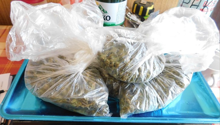 Мъжът е укривал наркотиците в жилища на територията на областта