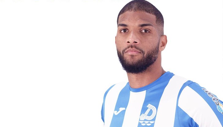 195-сантиметровият Акила Монтейро идва от EC Novo Hamburgo 195-сантиметровият Акила Монтейро идва от EC Novo Hamburgo