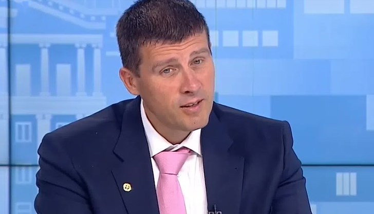 Лидерът на "Величие" твърди, че ДАНС търси слаби звена в обкръжението му Лидерът на "Величие" твърди, че ДАНС търси слаби звена в обкръжението му