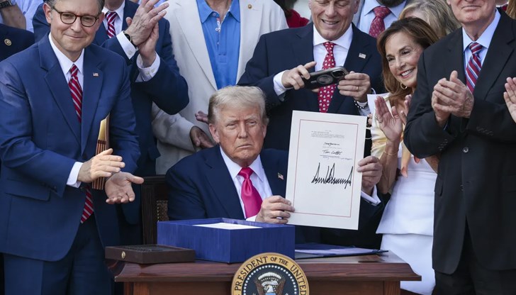 Нова брадва от "Големия красив закон" на Тръмп