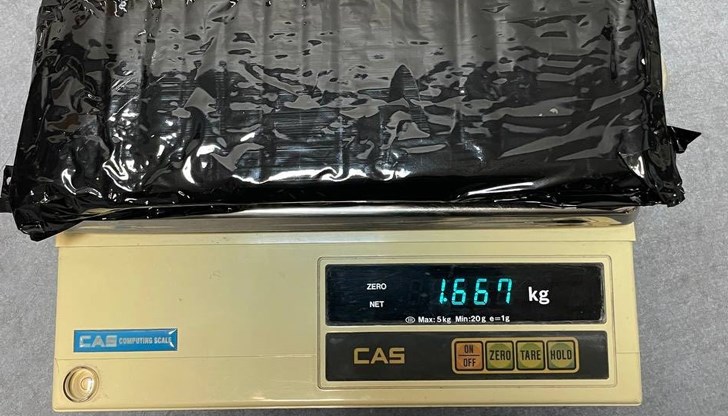 Наркотикът е бил скрит в двойно дъно на куфара, пътничката идвала за почивка