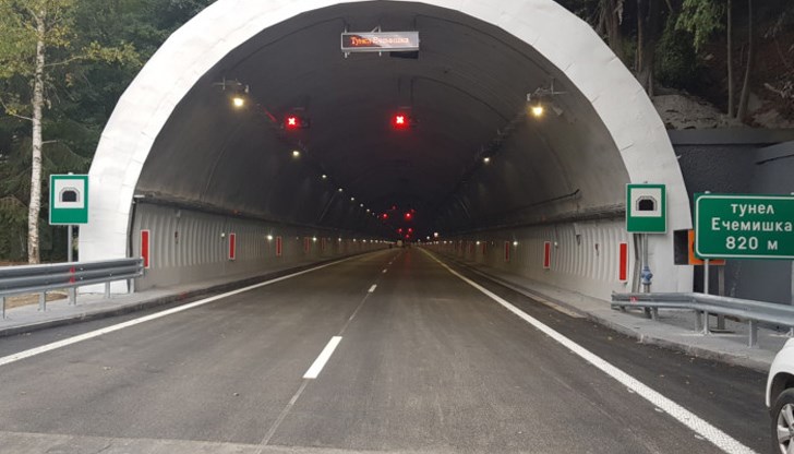 Новите правила засягат и срока за подаване на заявления за реклама около магистралите Новите правила засягат и срока за подаване на заявления за реклама около магистралите