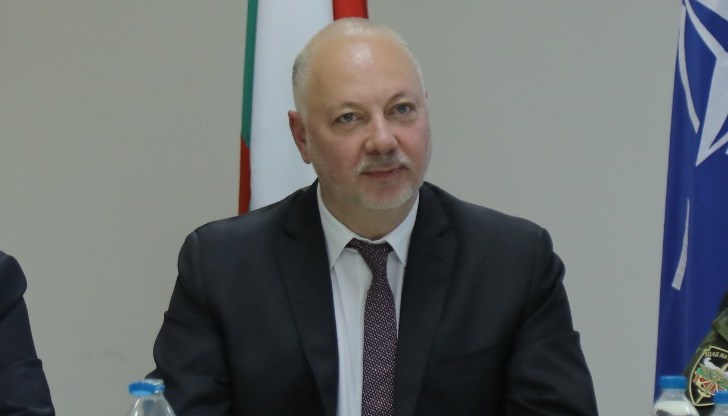 Изявлението идва в деня на призива на Пеевски за закриване на комисията