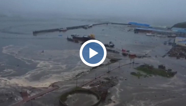 58-годишната жена падна от скала с автомобила си в префектура Мие