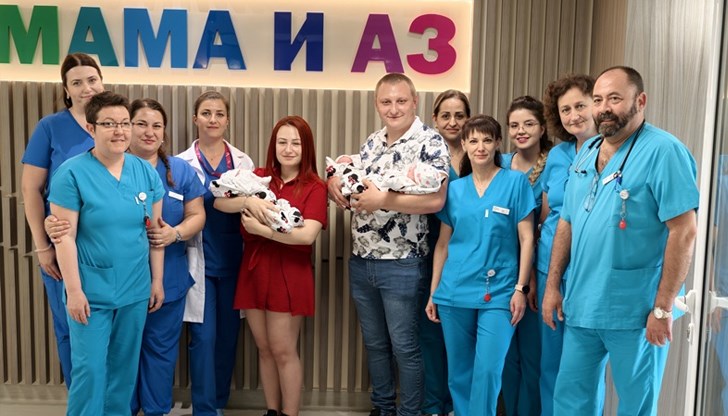 Момичетата Беатрис, Вивиян и Паола са заченати по естествен път и се родиха с минута разлика Момичетата Беатрис, Вивиян и Паола са заченати по естествен път и се родиха с минута разлика