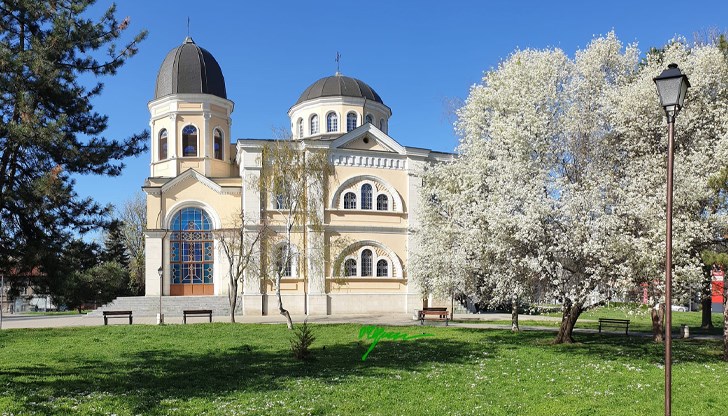 Общинските съветници единодушно почетоха духовния принос на патриарх Неофит и подкрепиха идеята за бюст-паметник пред храма