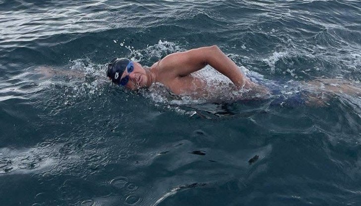 Плувецът достигна Шотландия с телесна температура от едва 21,4 градуса