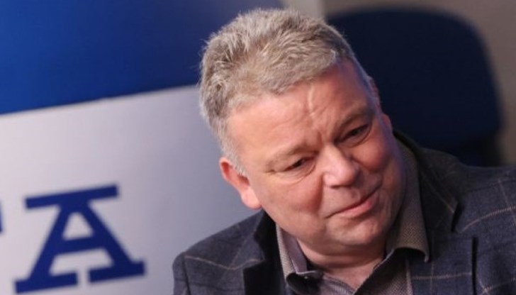 Философът смята, че се търсят мнозинства за заемане на позиции по компромисен начин