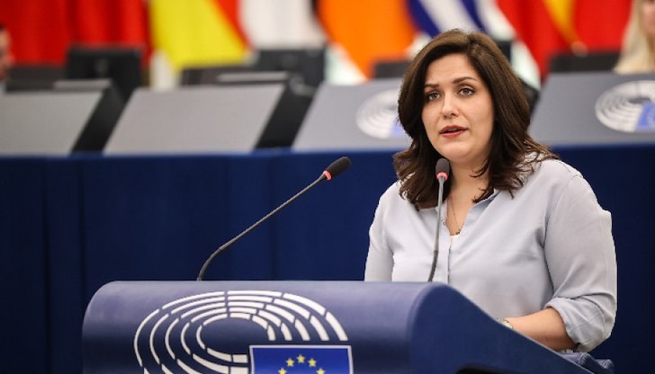 Свеня Хан призова за спешна намеса на ЕК за защита на демокрацията в България