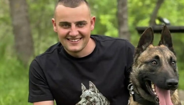 Жителите на Болярово хвалят смелостта на полицай Николай Костадинов, който действа професионално при инцидент край Звездец Жителите на Болярово хвалят смелостта на полицай Николай Костадинов, който действа професионално при инцидент край Звездец