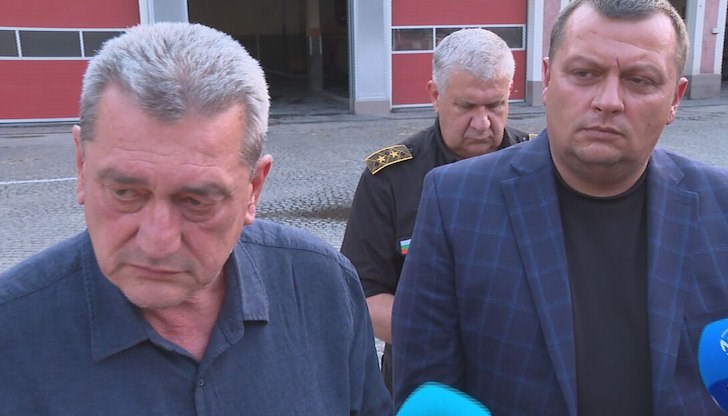 Хеликоптер от Унгария кацна в Пловдив за борба с пожарите