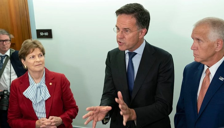 Марк Рюте призова трите държави да се обадят на Путин за мирни преговори