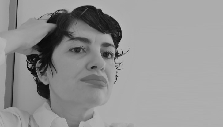 Няма по-БЕЗОБРАЗНА и НАГЛА, и НЕКОРЕКТНА куриерска фирма от тази, пише Калина Андролова Няма по-БЕЗОБРАЗНА и НАГЛА, и НЕКОРЕКТНА куриерска фирма от тази, пише Калина Андролова