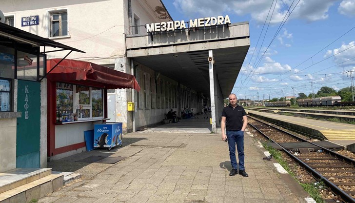 Министърът на транспорта обясни, че би дал оценка три и половина на БДЖ