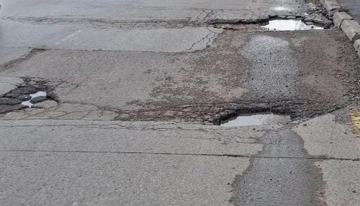 Местните жители събират подписка срещу ежедневното преминаване на товарни автомобили Местните жители събират подписка срещу ежедневното преминаване на товарни автомобили