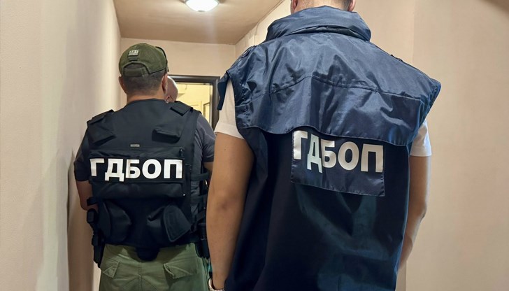 Офис на организатора е претърсен от ДАНС и ГДБОП, сред разследваните е Стефан Христов – бивш директор на дирекция „Миграция“