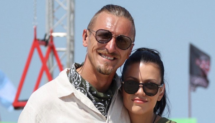 Актрисата публикува посланието "Keeping your head up" (Горе главата) в социалните мрежи в деня на присъдата му