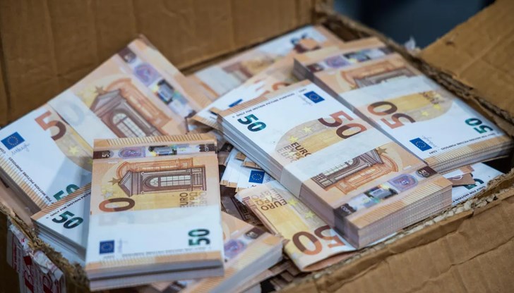 Еврото стига рекордно покачване от 13,8% през първото полугодие Еврото стига рекордно покачване от 13,8% през първото полугодие