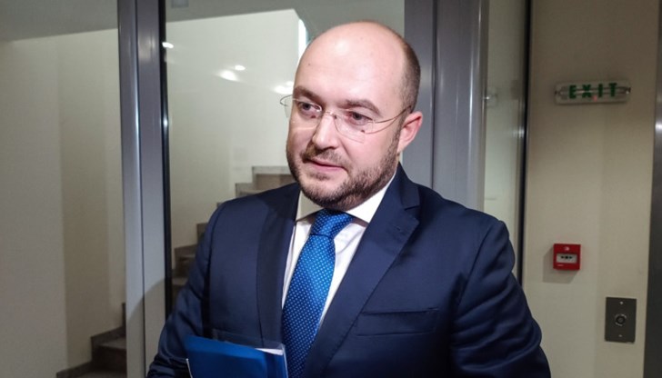 Министърът на правосъдието свиква спешно съвещание с нотариусите Министърът на правосъдието свиква спешно съвещание с нотариусите