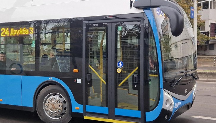 Русенка разкритикува остро градския транспорт в летните жеги