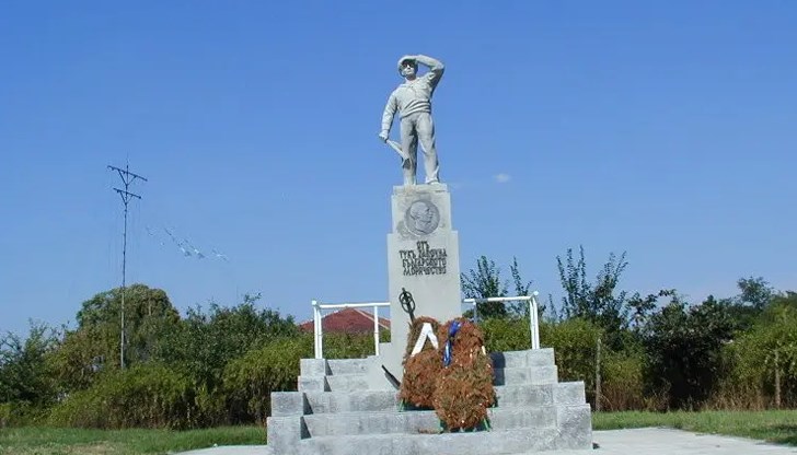 Монументът ще бъде реставриран преди отбелязването на 146 години от създаването на Военноморските сили Монументът ще бъде реставриран преди отбелязването на 146 години от създаването на Военноморските сили