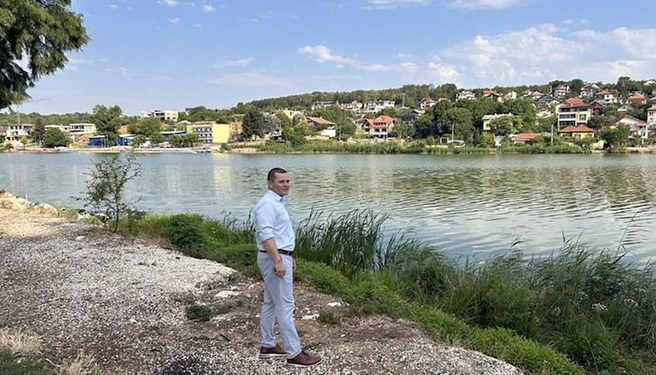 Кметът на Русе посети днес обновяването на гребната база преди Световното първенство по драконови лодки