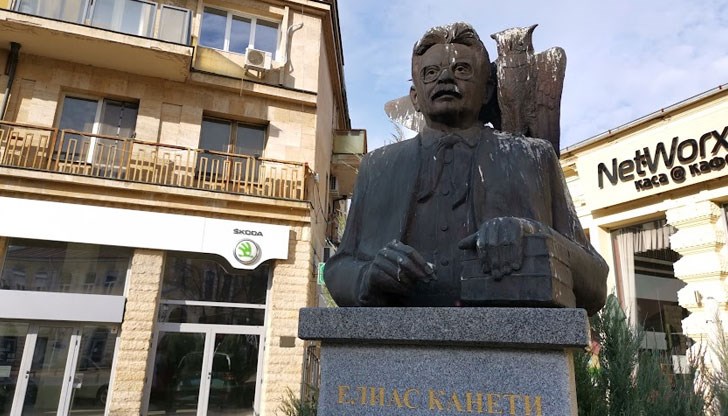 Днес се навършват 120 години от рождението на нобеловия лауреат, който носи духа на крайдунавския град в цялото си творчество