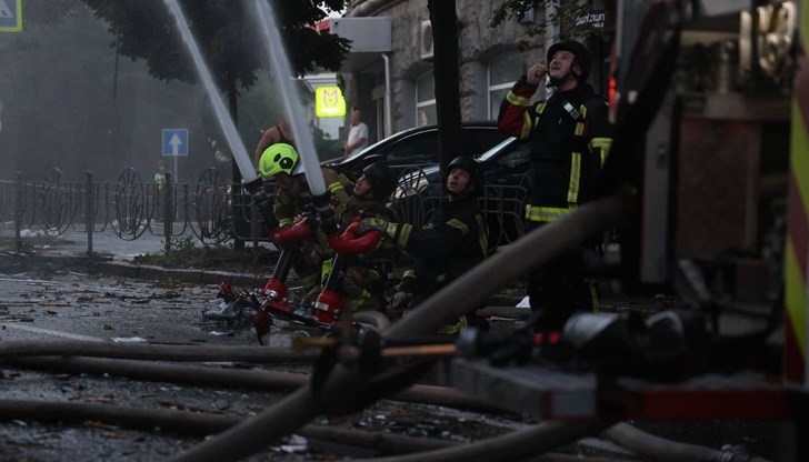 Дронове и ракети атакуваха украинската столица близо 10 часа