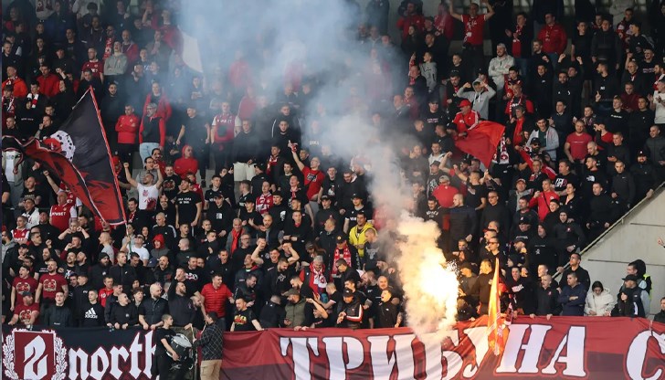 Новите правила предвиждат санкции до 10 000 лева за ракети с нараняване и затваряне на стадиони