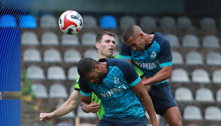 Стефан Статев осигури успеха на драконите в 90-ата минутаФутболният отбор