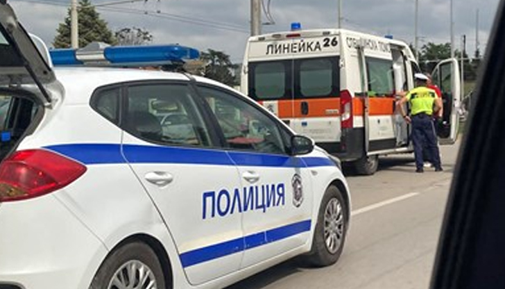 83-годишната му спътница е в болница с фрактури след инцидента