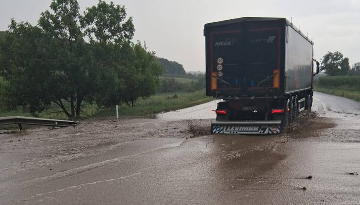 Издаден е червен код за опасно време за няколко окръгаПоройни