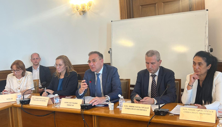 Подаването на заявления започна от 1 юли и ще продължи