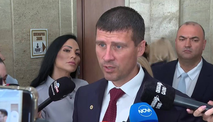 Лидерът на Величие обвини Делян Пеевски в силова процедураЛидерът на