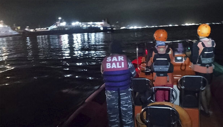 Спасителните екипи търсят 38 изчезнали в трудни метеорологични условияТрагедия се