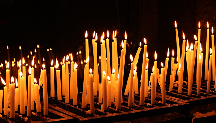 Православните вярващи отбелязват паметта на светците, пострадали заради вярата си