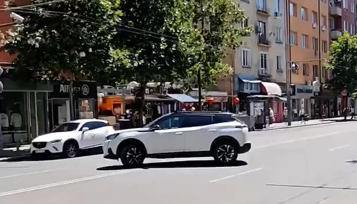 Народният представител от ПП-ДБ е санкциониран за неправилно паркиране и