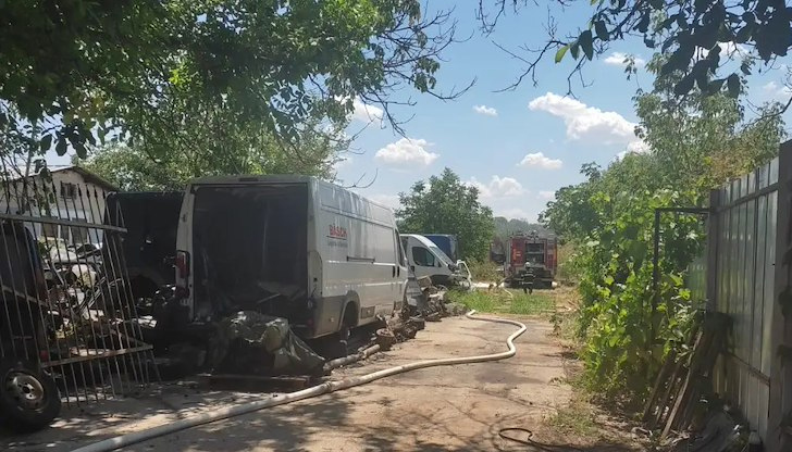 Унищожените коли са били бракувани и стойността им не е