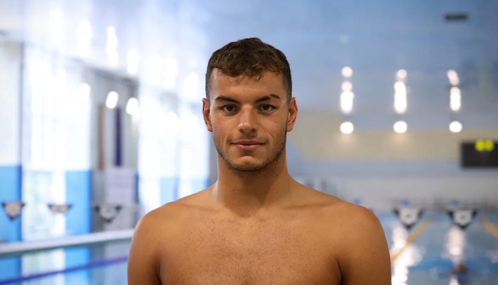 Българинът записа резултат от 3:45.28 минутиБългарският плувец Петър Мицин се