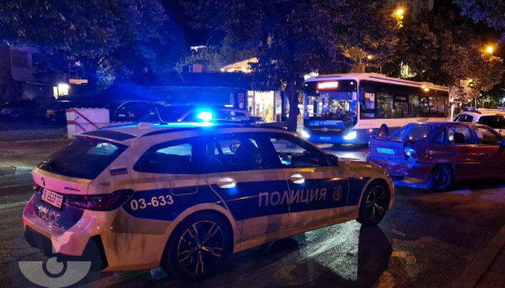 Младежът е в болница с фрактури след инцидент на спирка