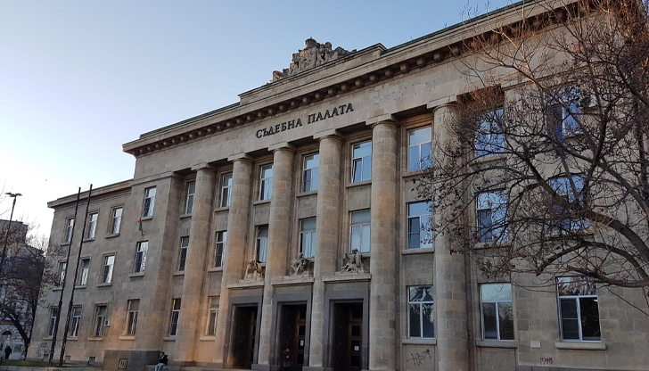 Мъж от Русе получи три години условно и пробация за