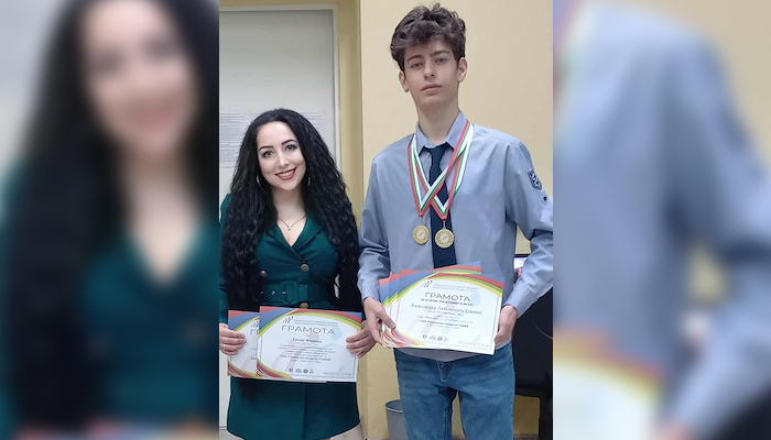 Александър Славов от МГ Баба Тонка ще представи България на